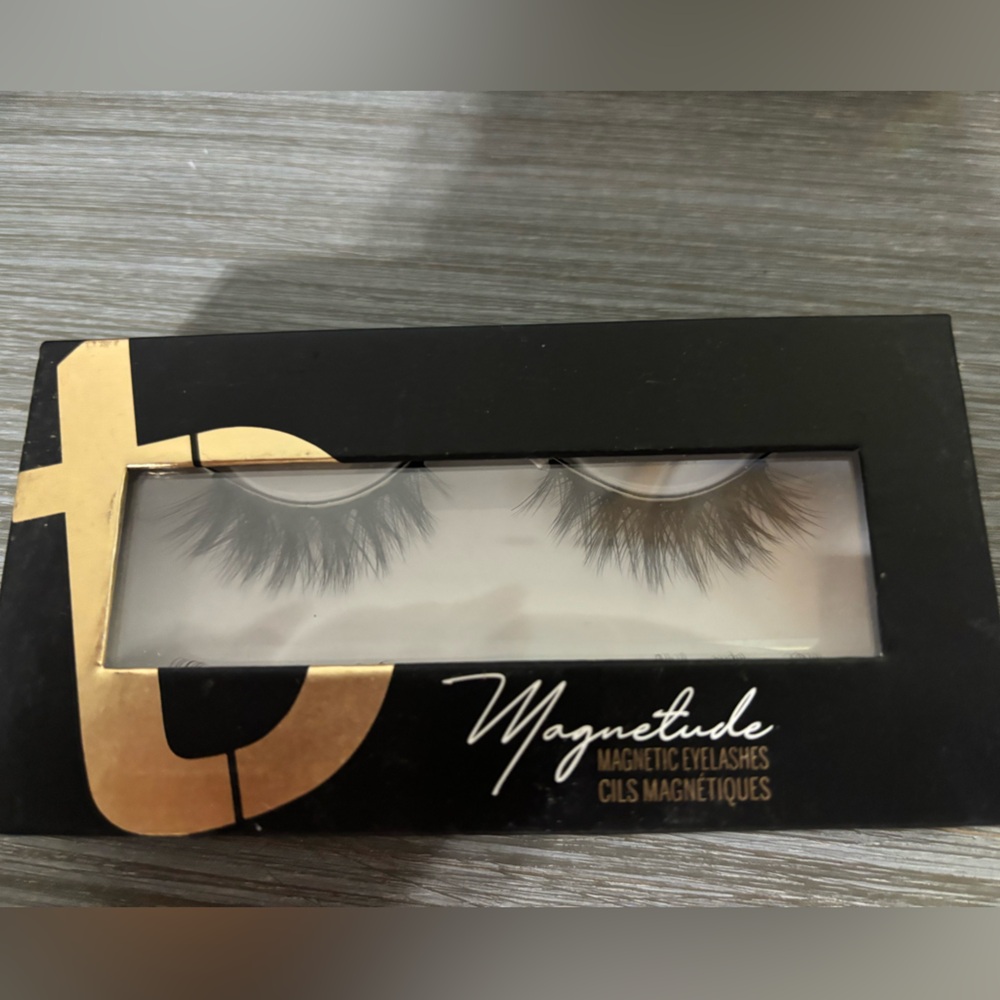 Brand new Tori Belle Ladies Night lashes. Never worn